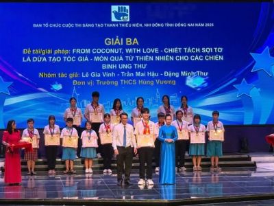 Tại Cuộc thi S&aacute;ng tạo Thanh thiếu ni&ecirc;n &ndash; Nhi đồng tỉnh Đồng Nai lần thứ 10 năm 2025, nh&oacute;m học sinh của Trường THCS H&ugrave;ng Vương, x&atilde; Trảng Bom đ&atilde; xuất sắc đạt GIẢI BA với đề t&agrave;i: ???? &ldquo;FROM COCONUT, WITH LOVE &ndash; Chiết t&aacute;ch sợi từ l&aacute; dừa tạo t&oacute;c giả &ndash; M&oacute;n q