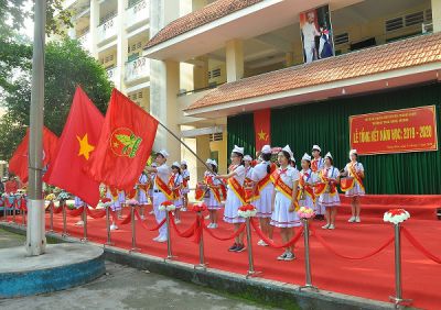 Th&ocirc;ng b&aacute;o lựa chọn gi&aacute;o khoa lớp 6