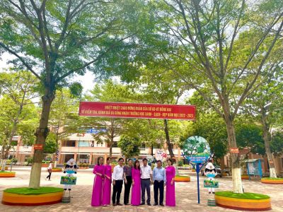 Trường THCS H&ugrave;ng Vương đ&oacute;n đo&agrave;n kiểm tra c&ocirc;ng nhận Xanh-Sạch-Đẹp của Sở GD&amp;ĐT tỉnh Đồng Nai